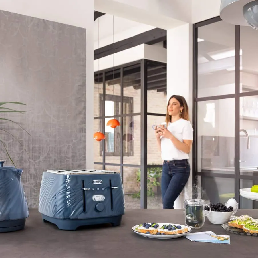 Delonghi Ballerina Seta 4 Slice Toaster Silk Blue CTDS4003.BL