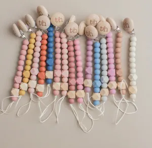 Grande Jolie Pacifier Clip