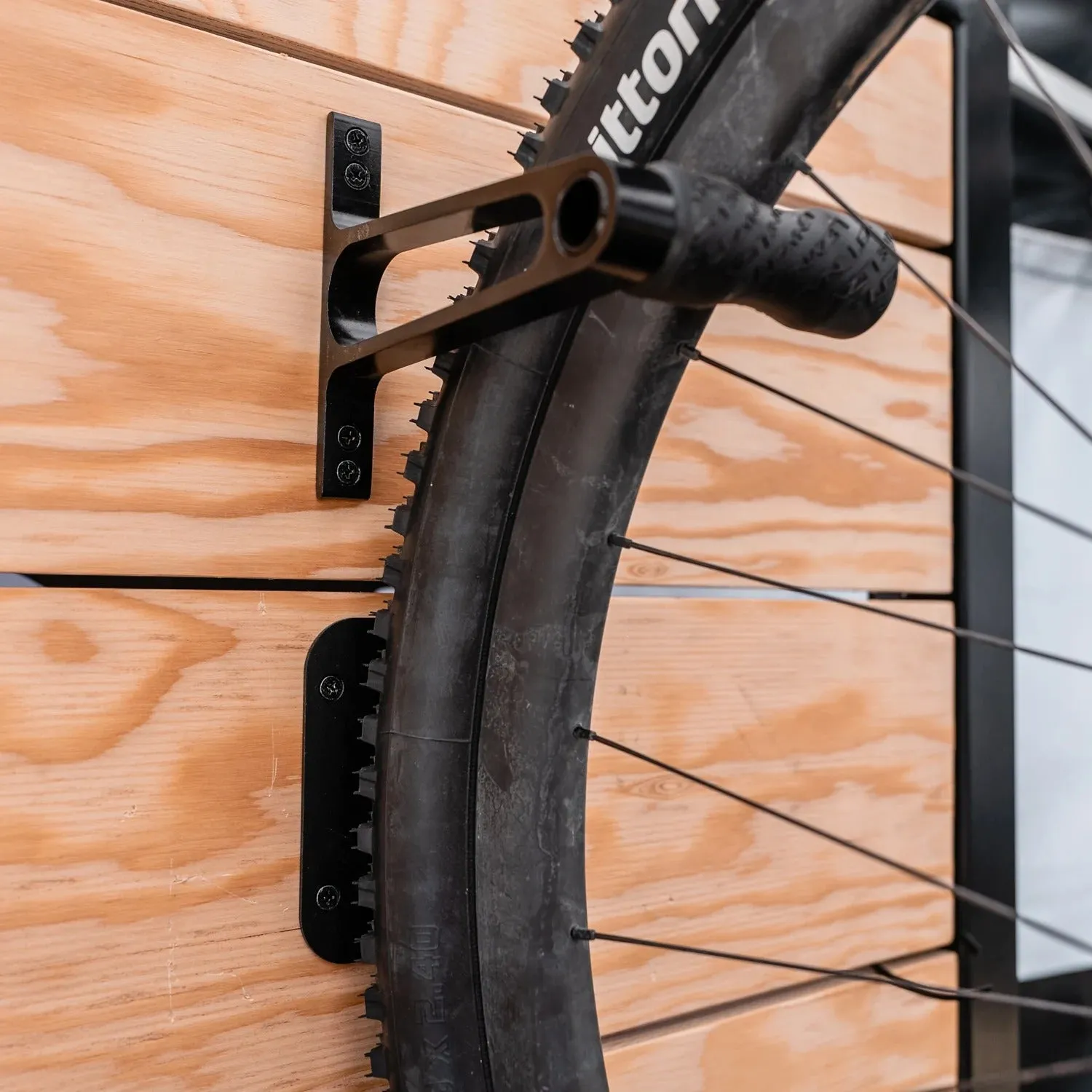 Lezyne CNC Alloy Wheel Hook - Black