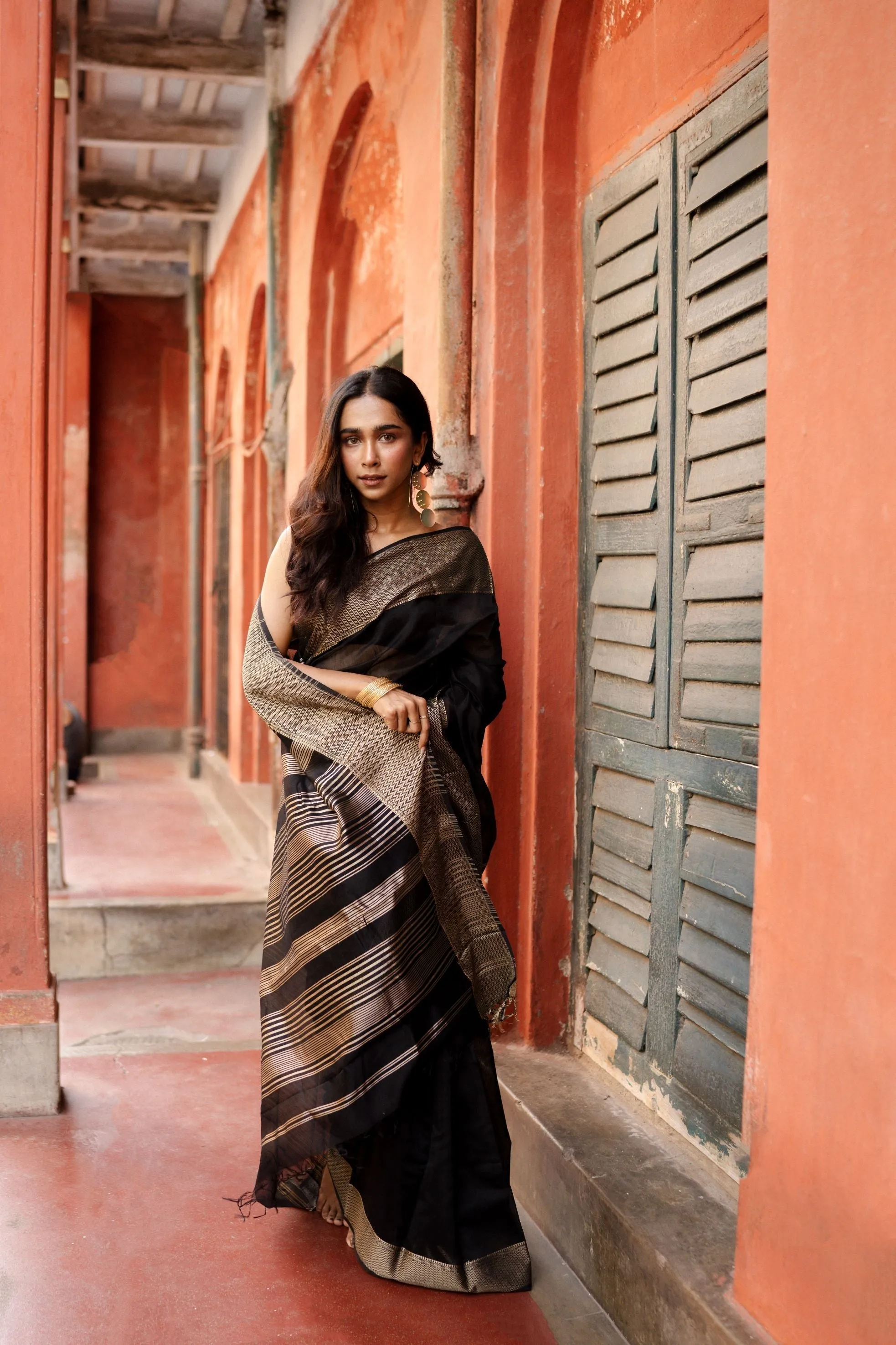 Maheswari Handloom saree - Seher - Black Gold zari