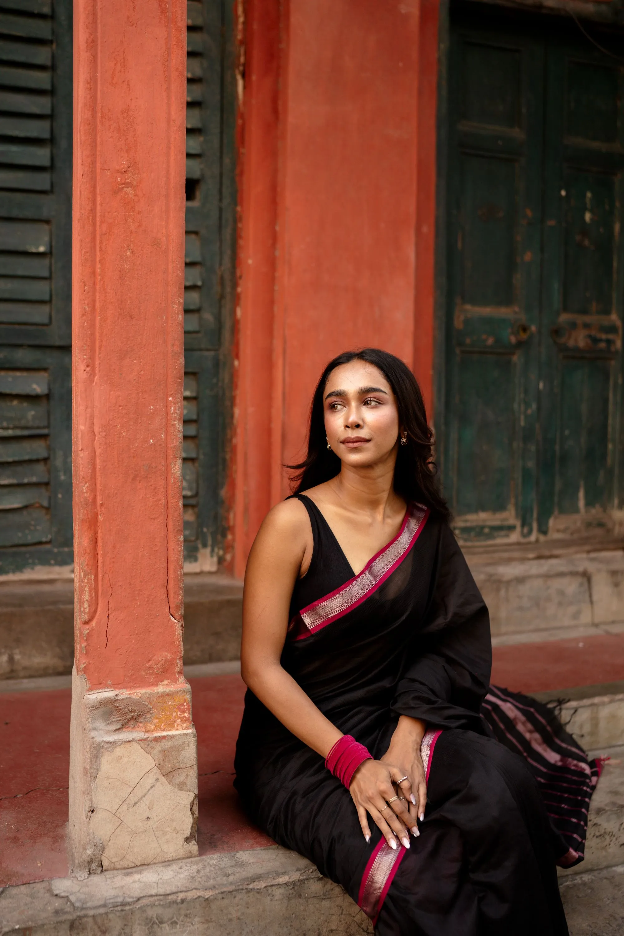 Maheswari Handloom saree - Seher - Black pink zari