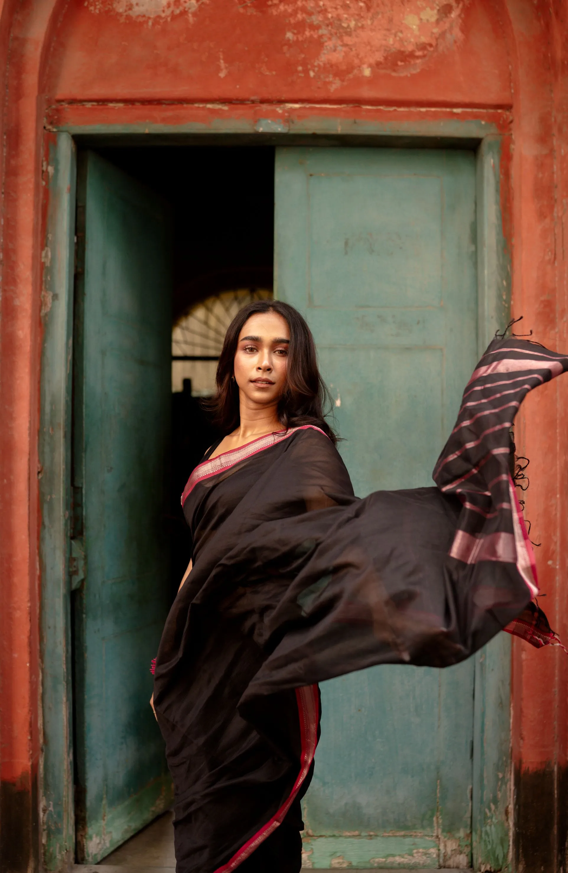 Maheswari Handloom saree - Seher - Black pink zari