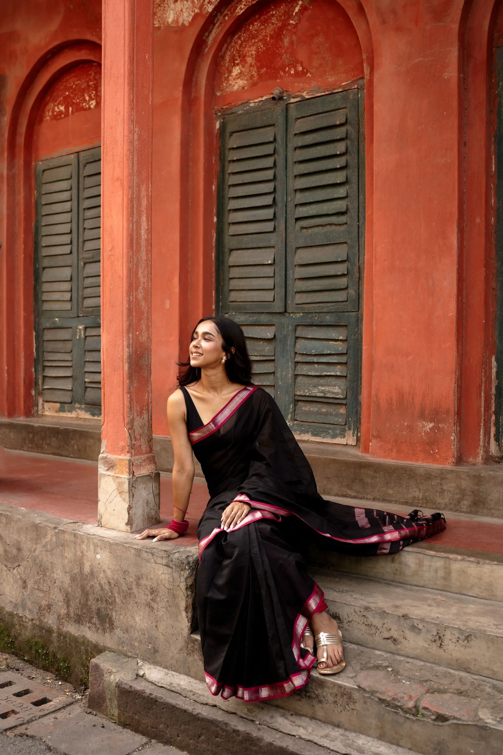 Maheswari Handloom saree - Seher - Black pink zari