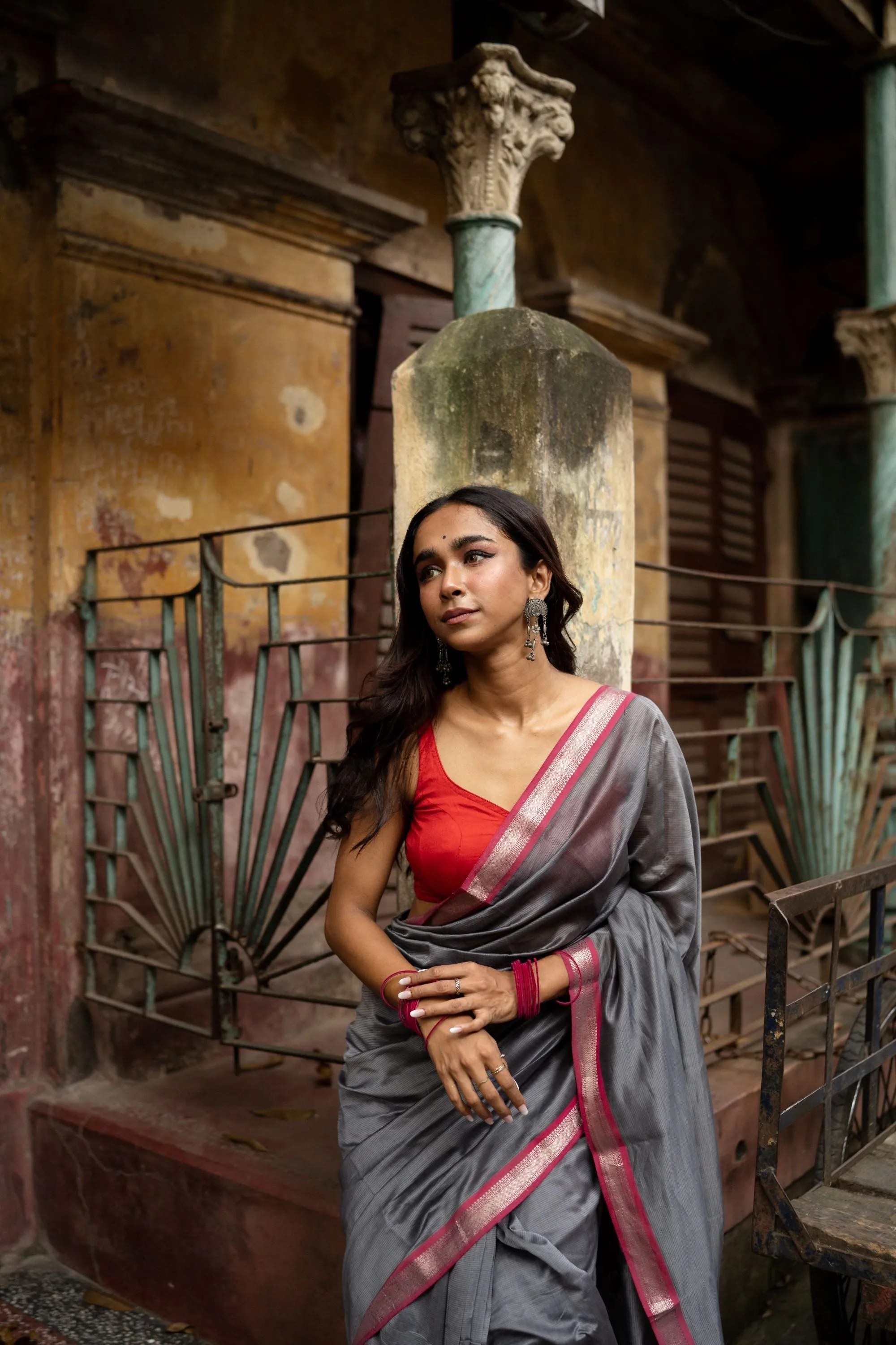 Maheswari Handloom saree - Seher - Grey pink zari