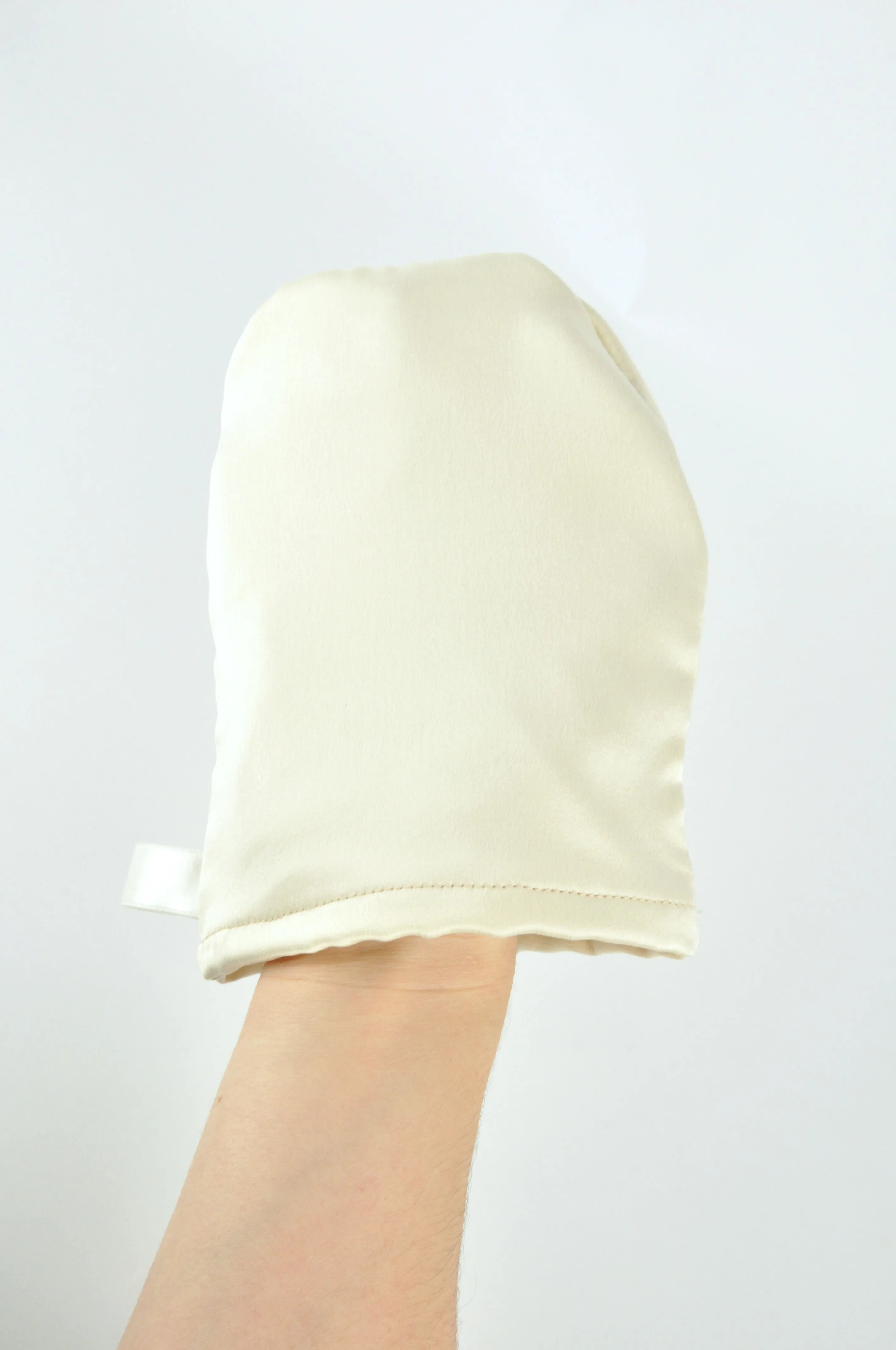 Reversible Silk Cleansing   Exfoliating Mitt