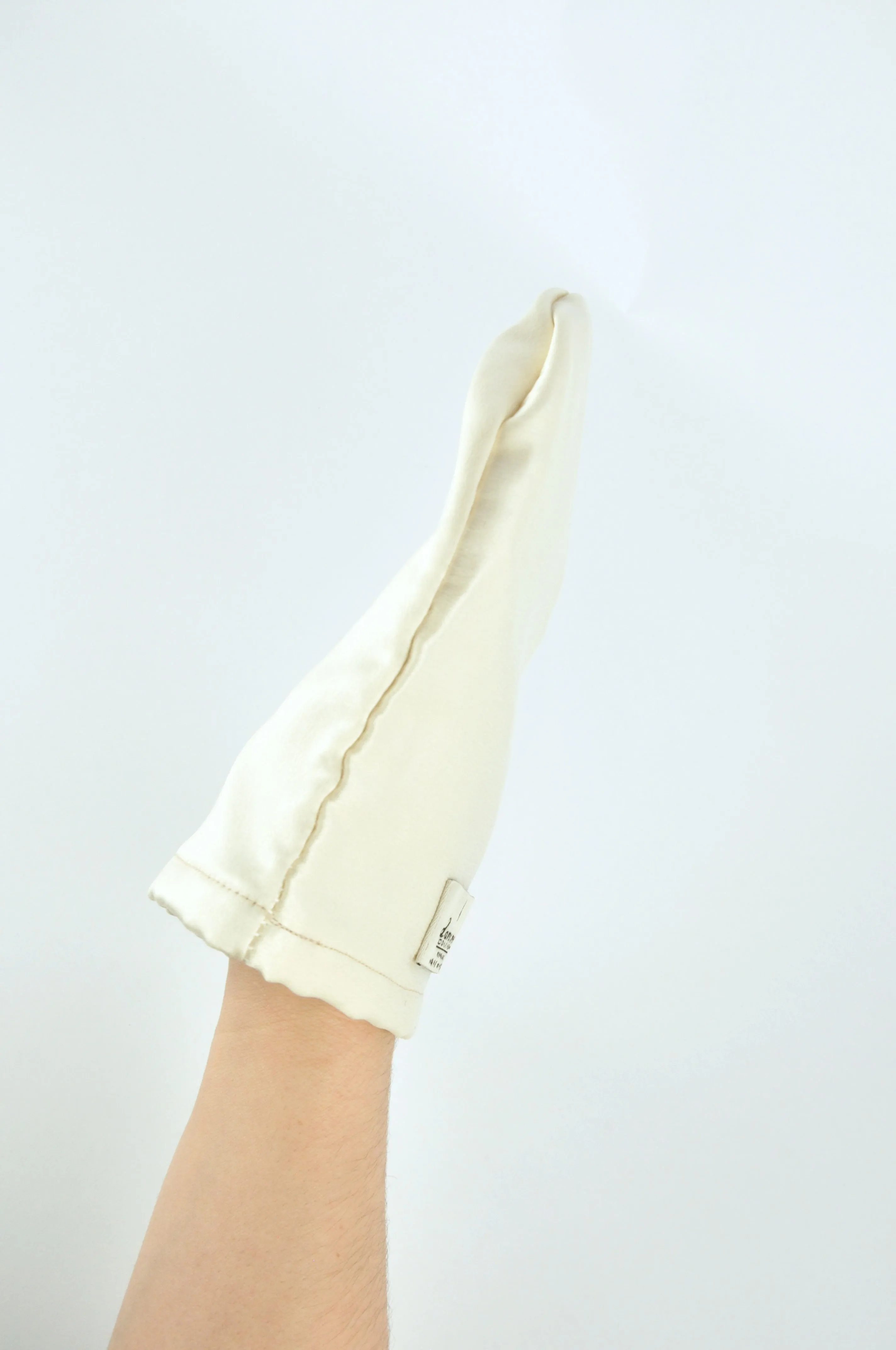 Reversible Silk Cleansing   Exfoliating Mitt