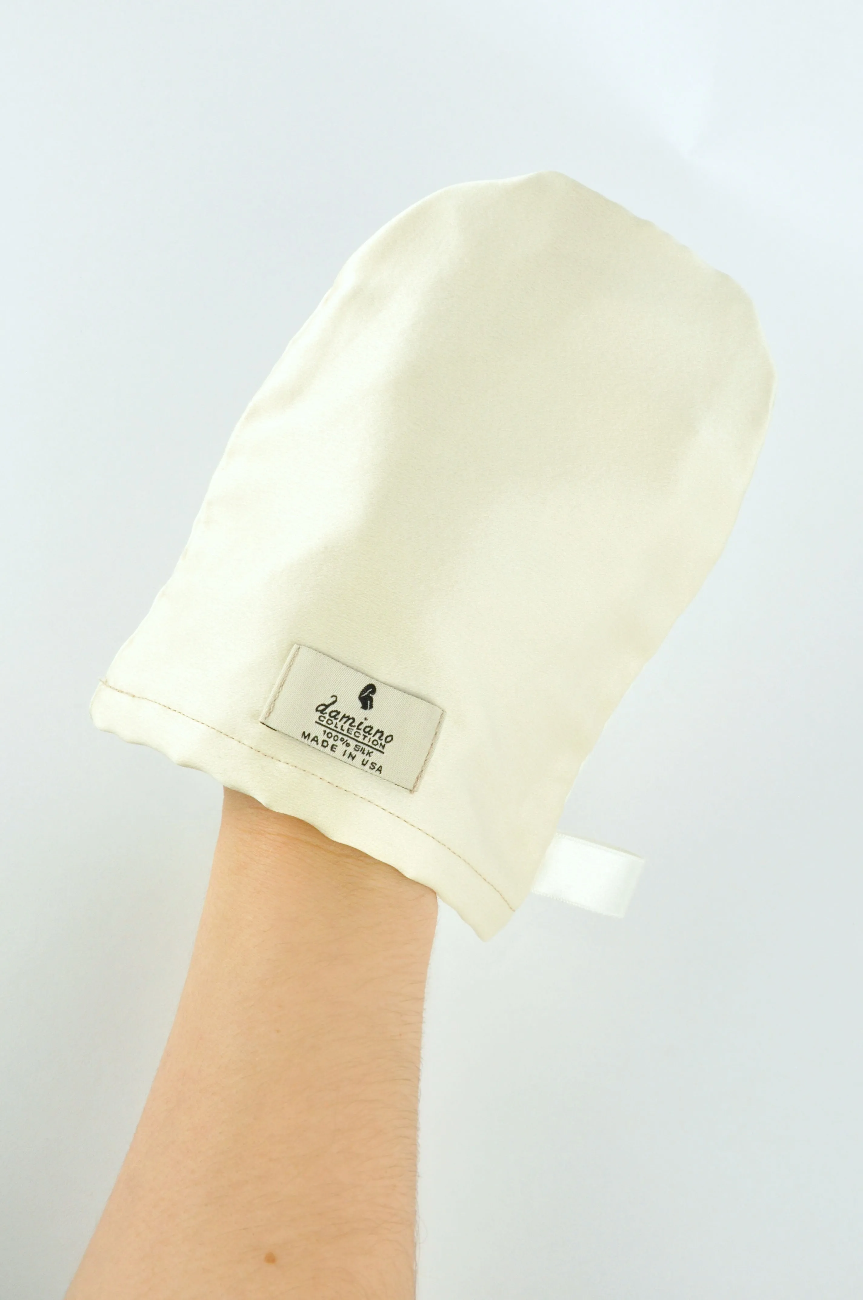 Reversible Silk Cleansing   Exfoliating Mitt