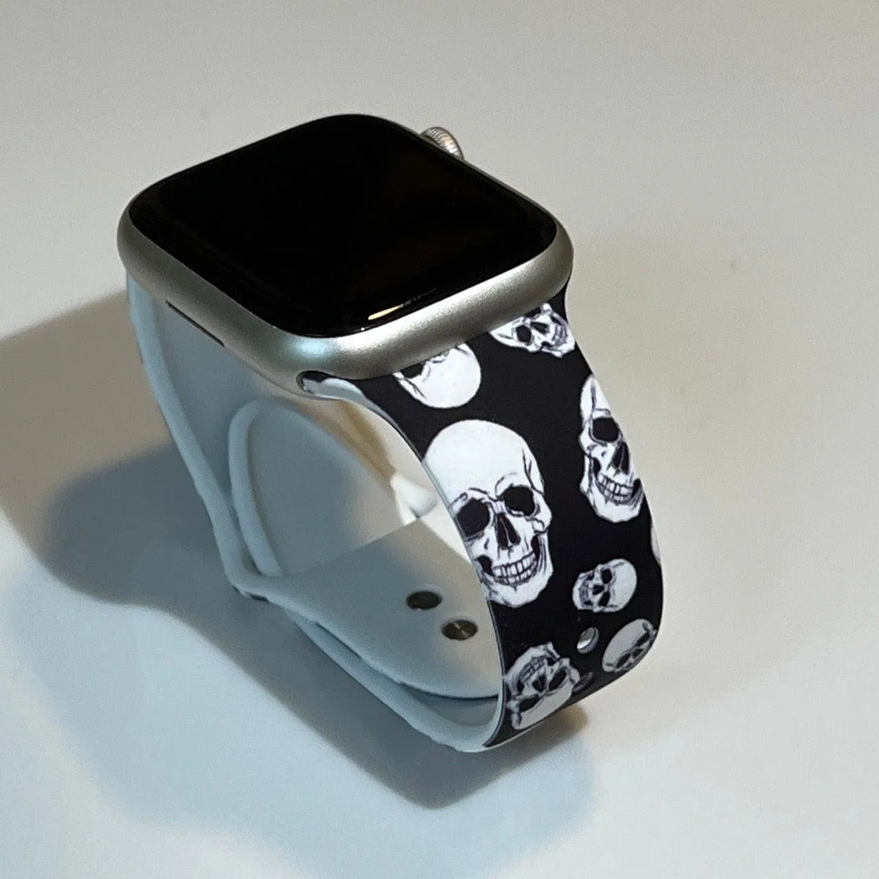 Spooky - Black and White Skull Print Silicone Apple Watch Band