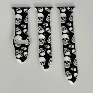 Spooky - Black and White Skull Print Silicone Apple Watch Band