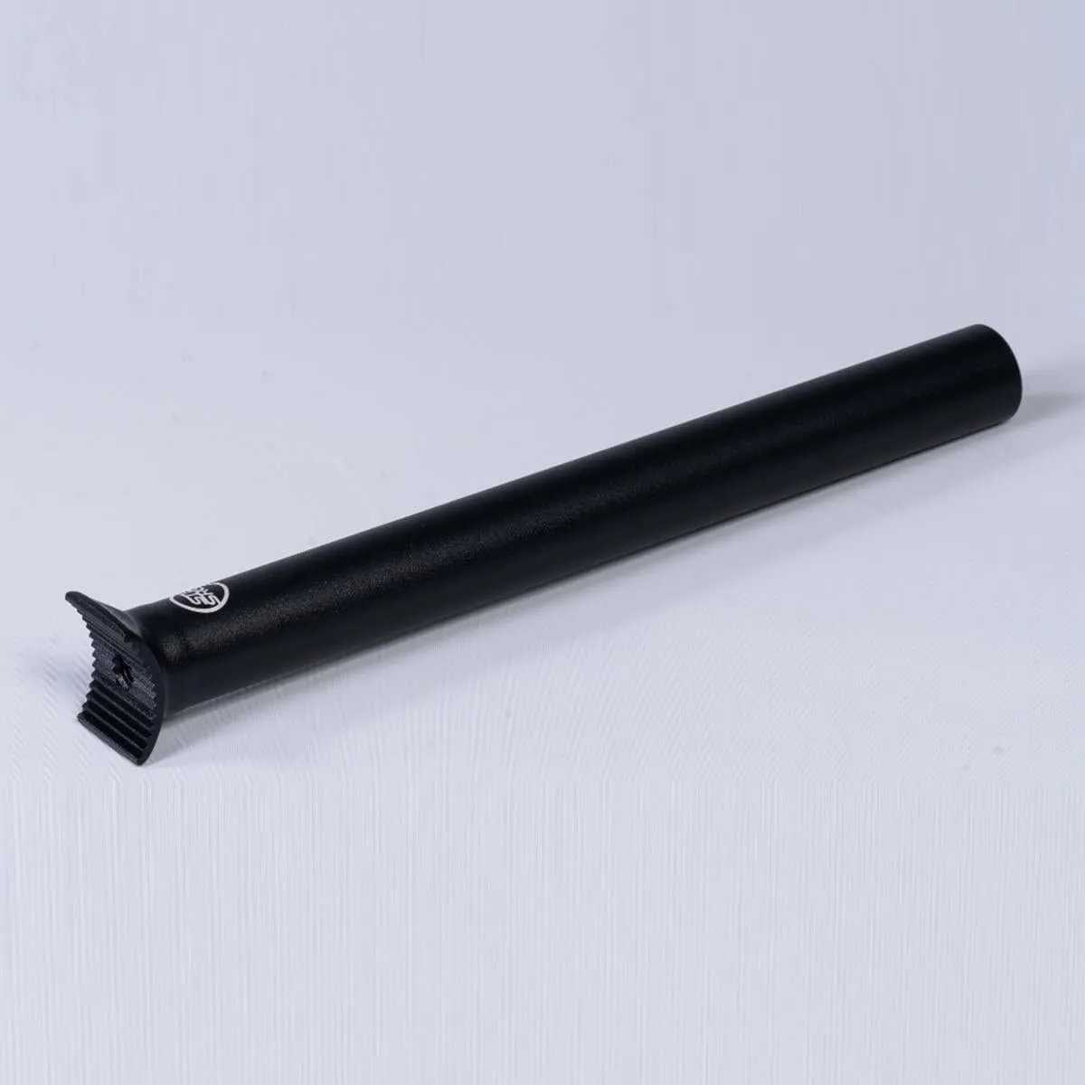 Stay Strong Pivotal Race Seatpost