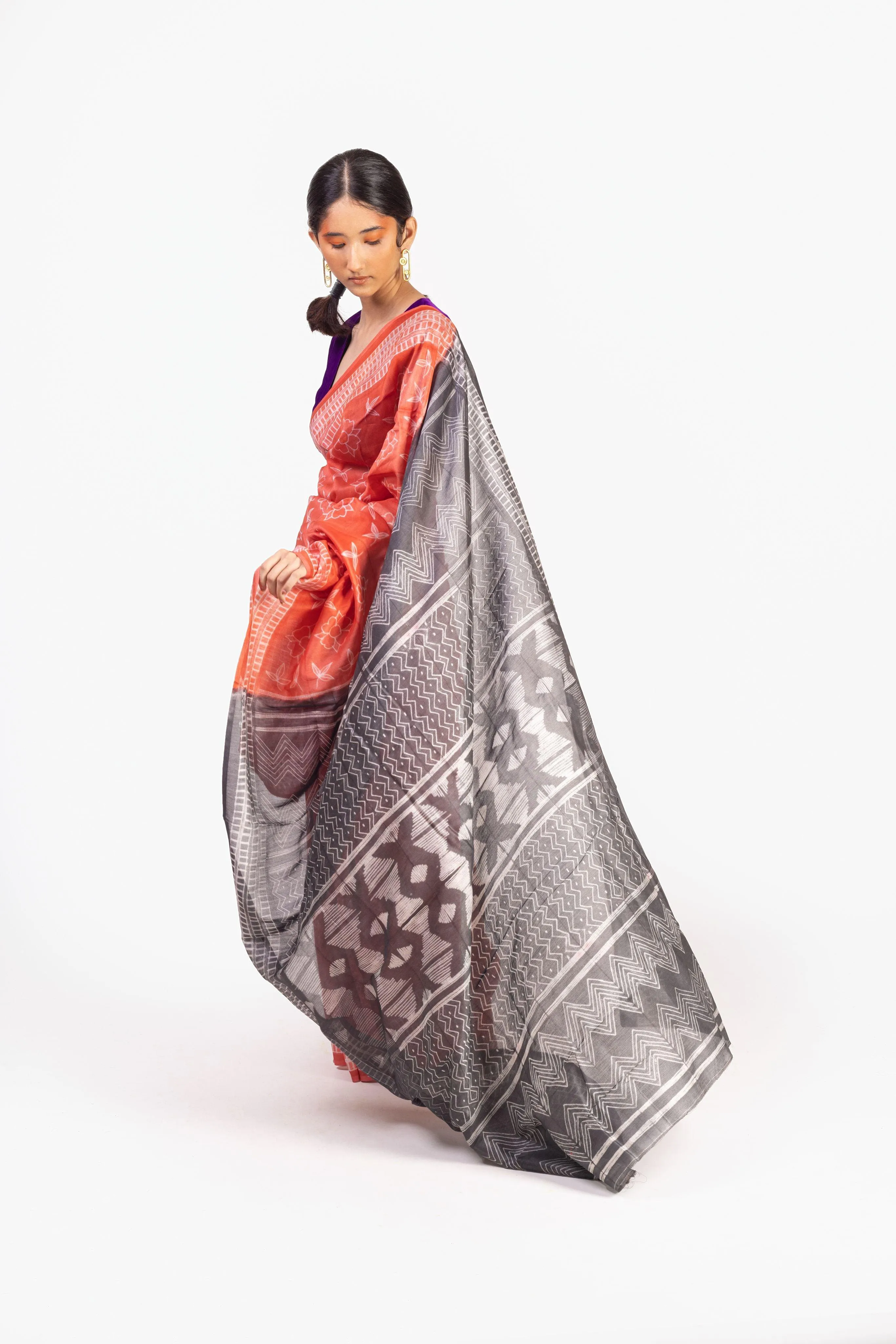 The art of Tie and Dye - Zahra - Red and Grey Shibori saree